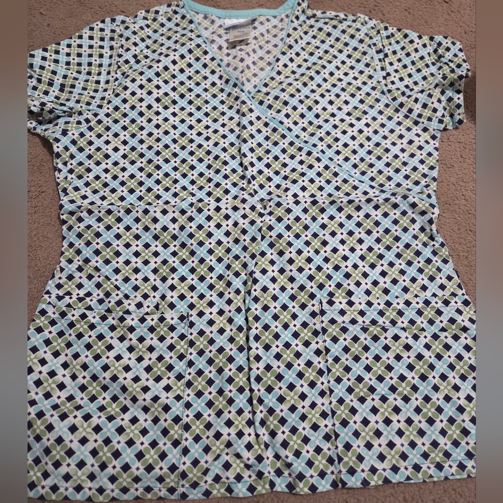 SB Scrubs Size Small Multicolor Geometric Blouse
